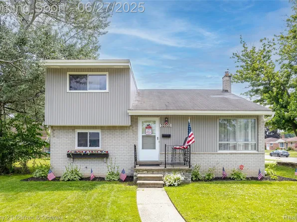 32521 Dover St, Garden City, MI 48135