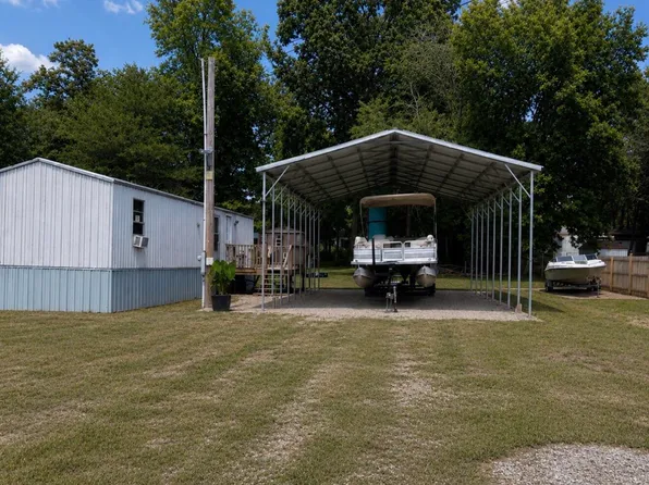 38 Rusty Ln, Linden, TN 37096