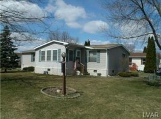 274 Silverwind Ct, Bath, PA 18014