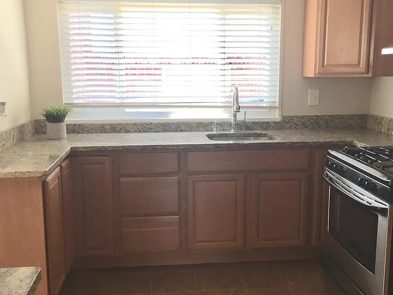 1801 Glenpark Dr — Photo 6