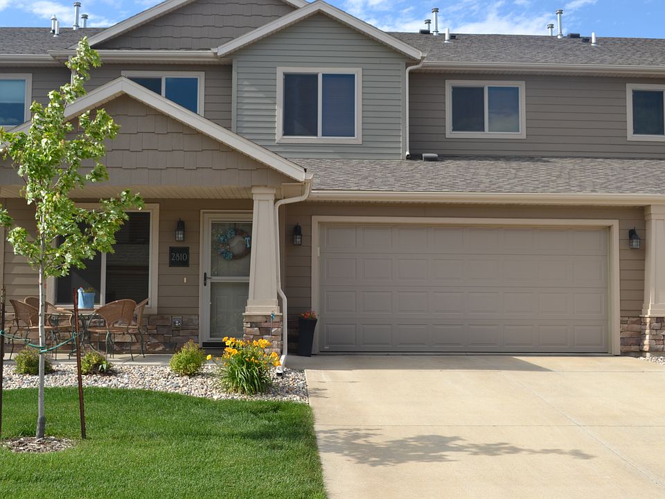 1st image of 2810 E Brome Pl