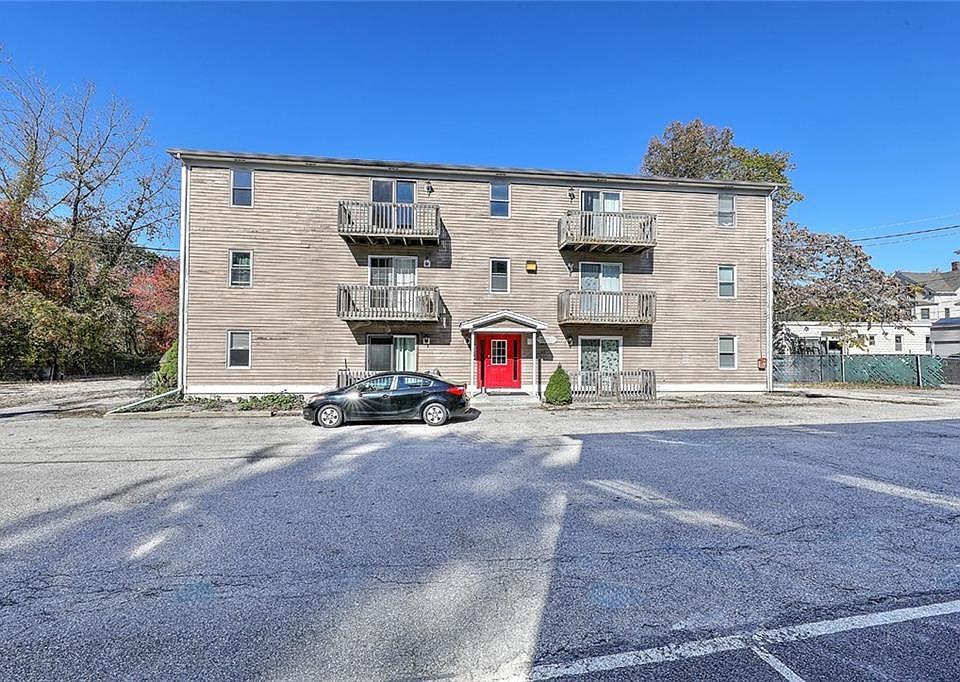 1st image of 1 Eric Pl APT 11