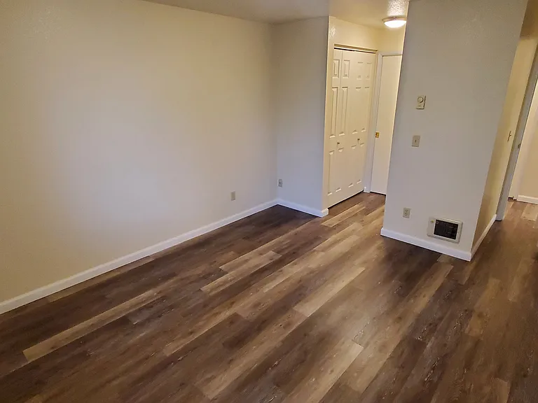 Portage Bay Apartments — Photo 39