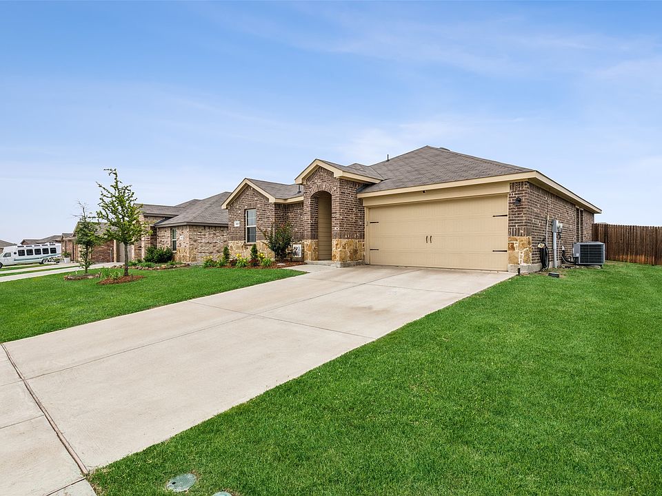 1st image of 810 Meadow Creek Ln