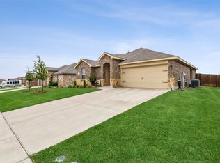 810 Meadow Creek Ln, Royse City, TX 75189