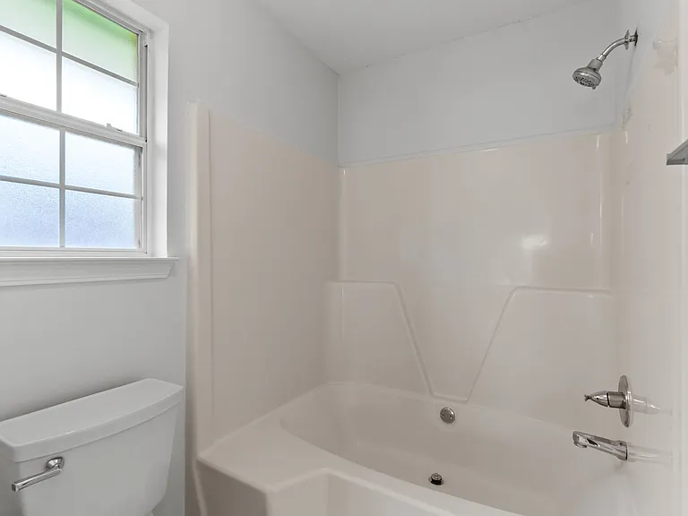 28 Easton St — Photo 23