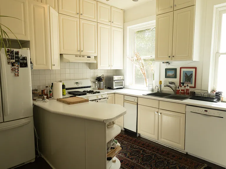 434 E 3rd Ave #3 — Photo 6