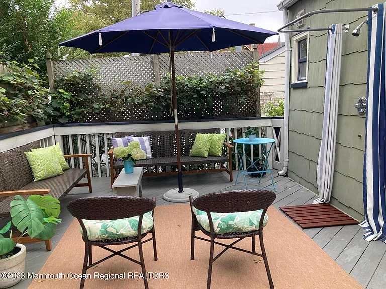 124 Heck Ave — Photo 30
