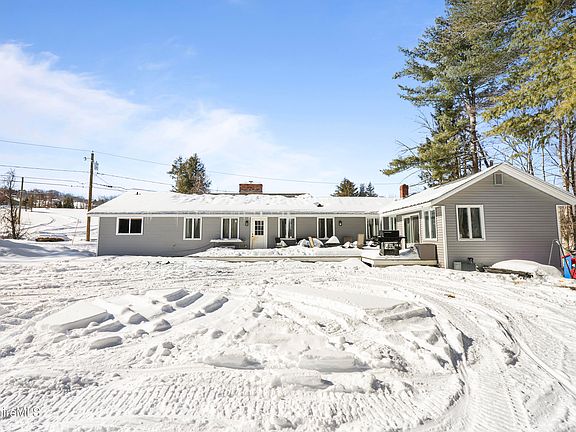 3rd image of 1020 Sand Mill Rd