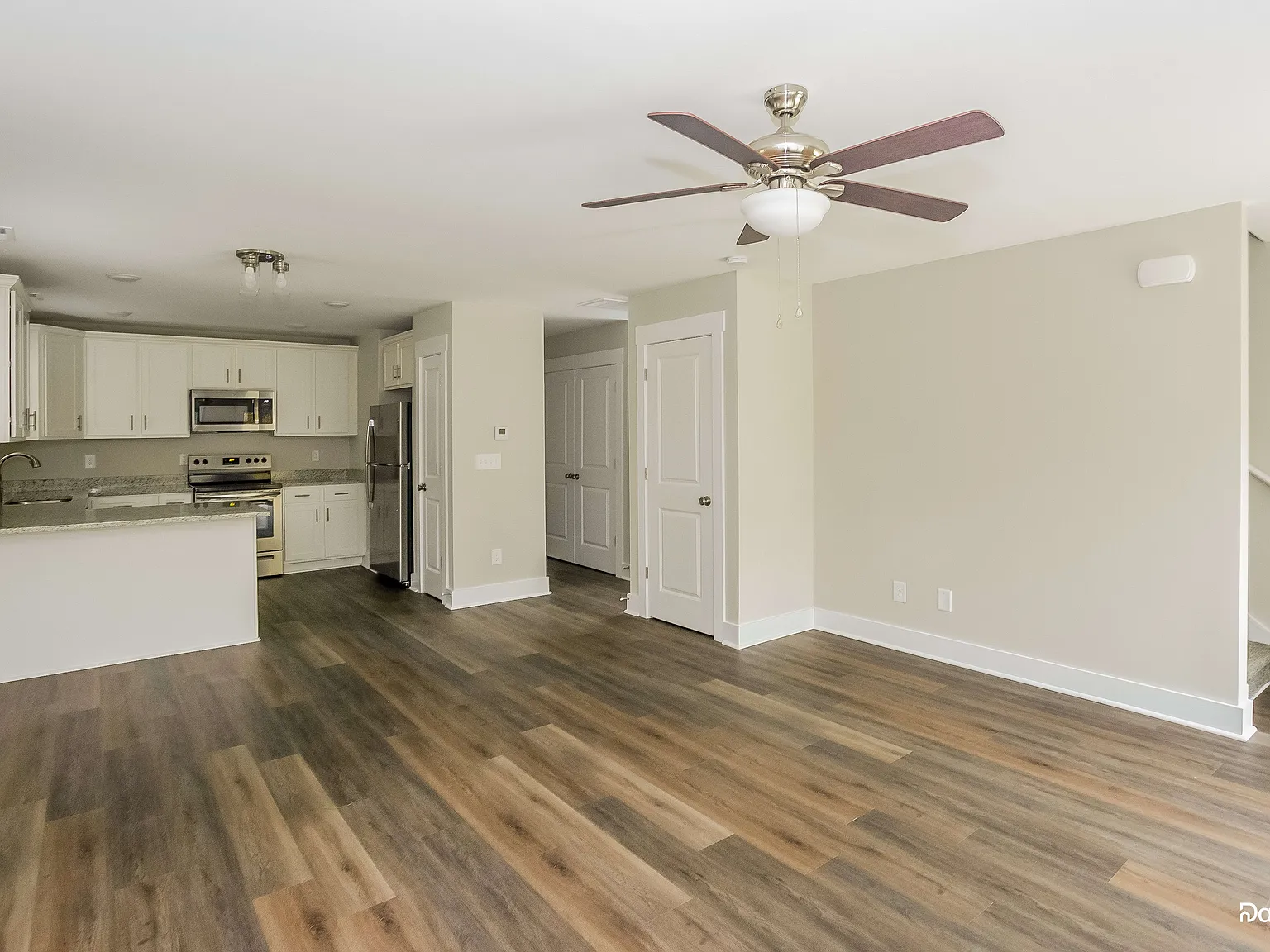 3 bed, 2.0 bath, 1154 sqft, $1,895 — Photo 4