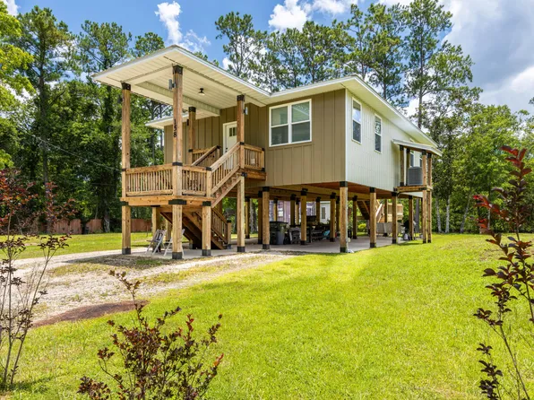 158 Johns Ln, Freeport, FL 32439