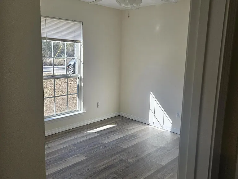 2532 N 10th St — Photo 10