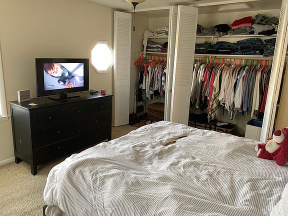 3rd image of 432 W Chocolate Ave
