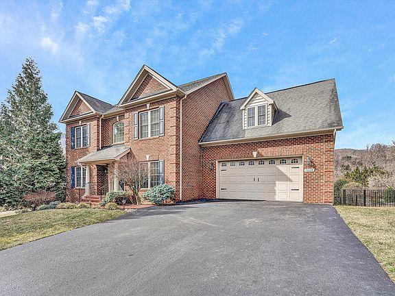 2nd image of 5008 Meadow Creek Dr