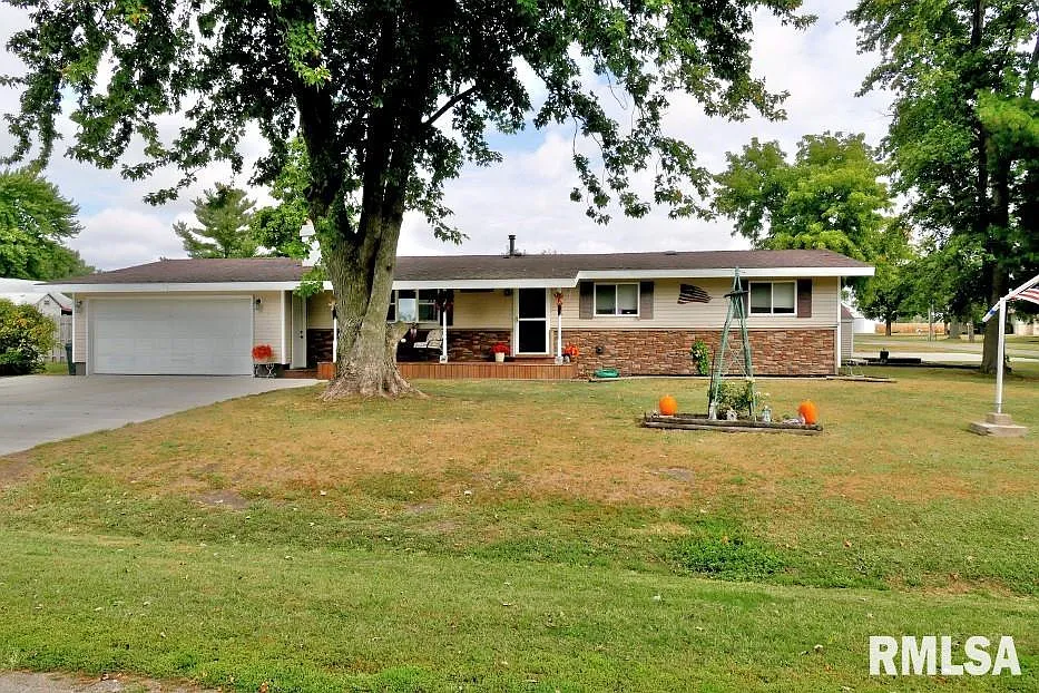 18519 W Main St photo 1