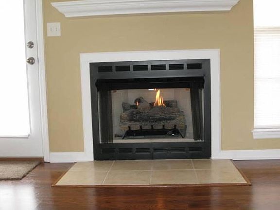 Gas fireplace