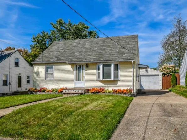 2711 Kirby Ave NE, Canton, OH 44705