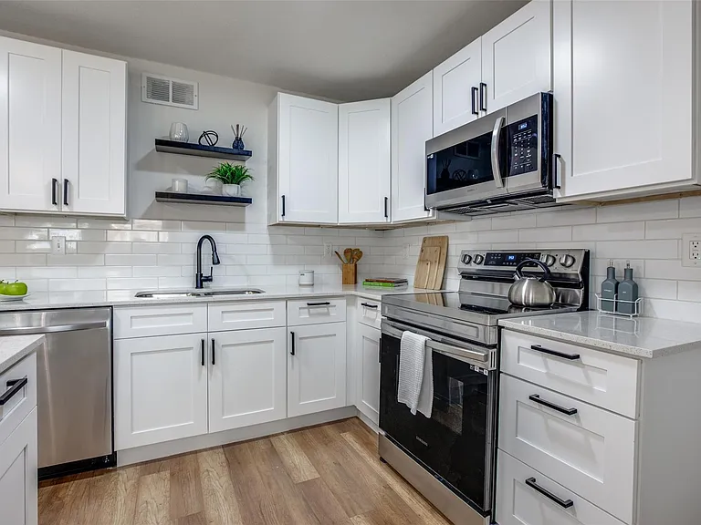 2605 Western Dr — Photo 10