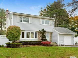 114 Columbia Dr, Jericho, NY 11753