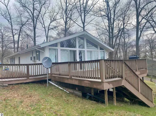 356 Everett Trl, Hale, MI 48739