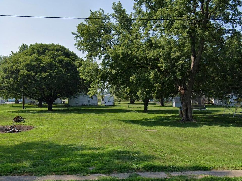 2nd image of 506 Maple St