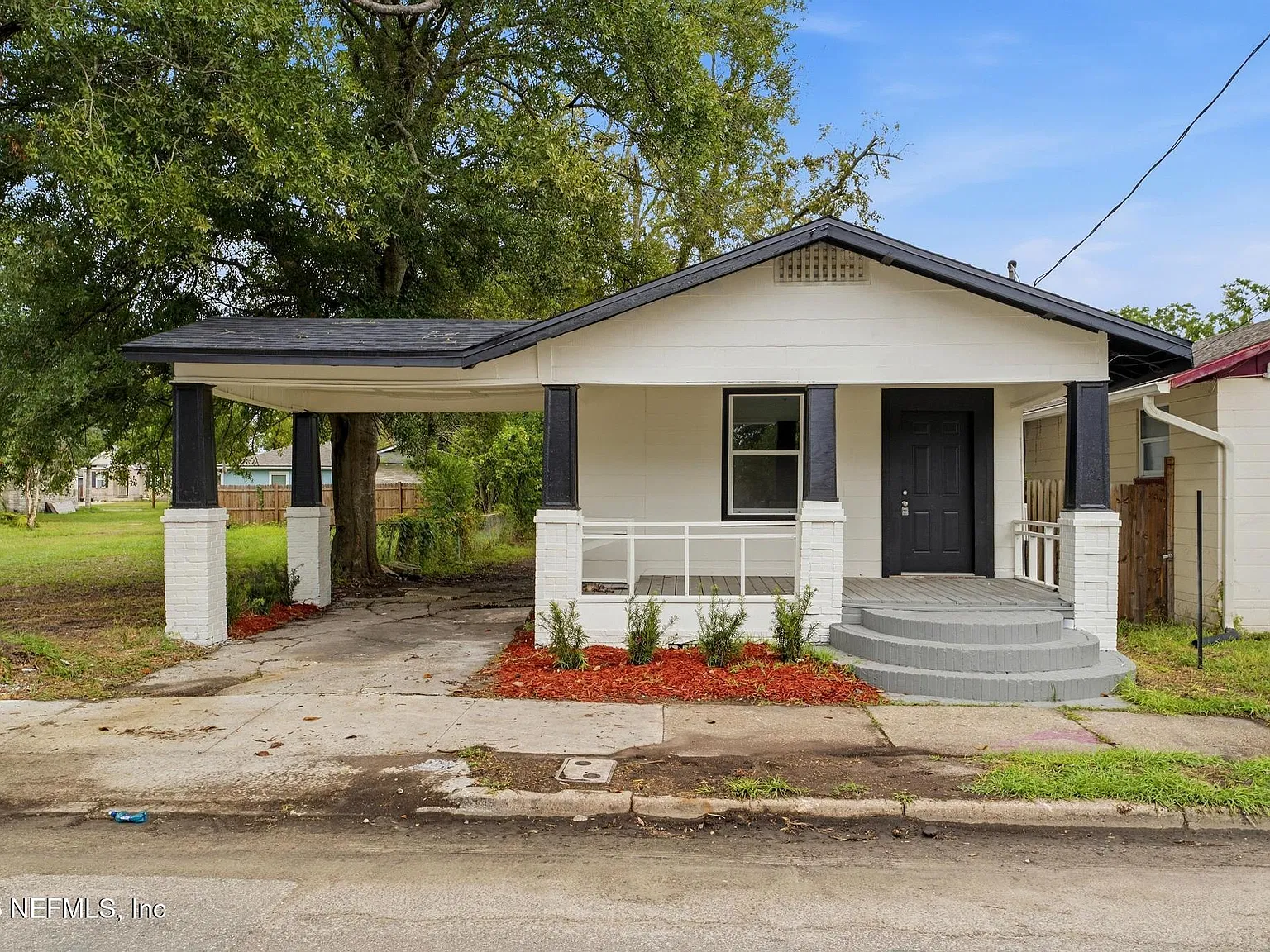 3 bed, 2.0 bath, 1126 sqft, $1,385 — Photo 1