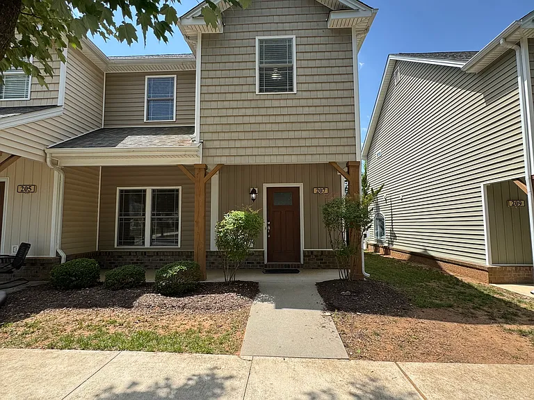 207 Portico St — Photo 1