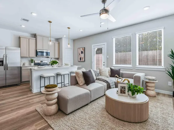 956 Green Vines Ln, Houston, TX 77091