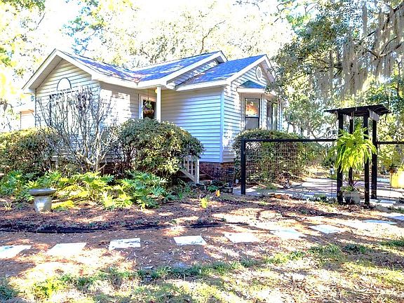 Exterior from street, very quiet and safe neighborhood