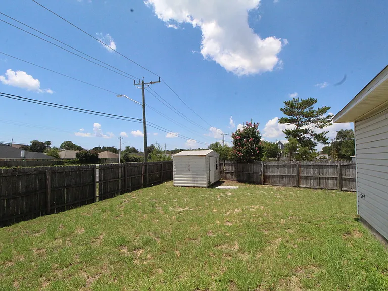7680 Chablis Cir — Photo 19
