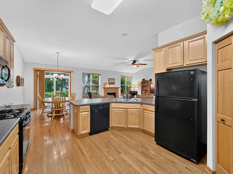 3565 Ayres Dr — Photo 11