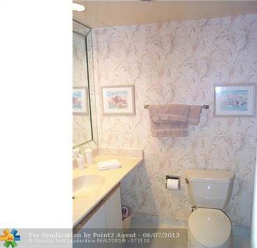 4th image of 3800 Galt Ocean Dr APT 1614