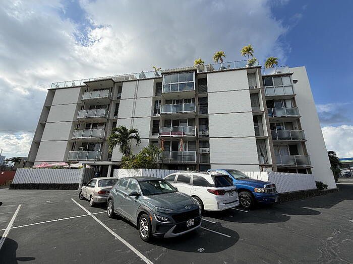 1st image of 3151 Monsarrat Ave