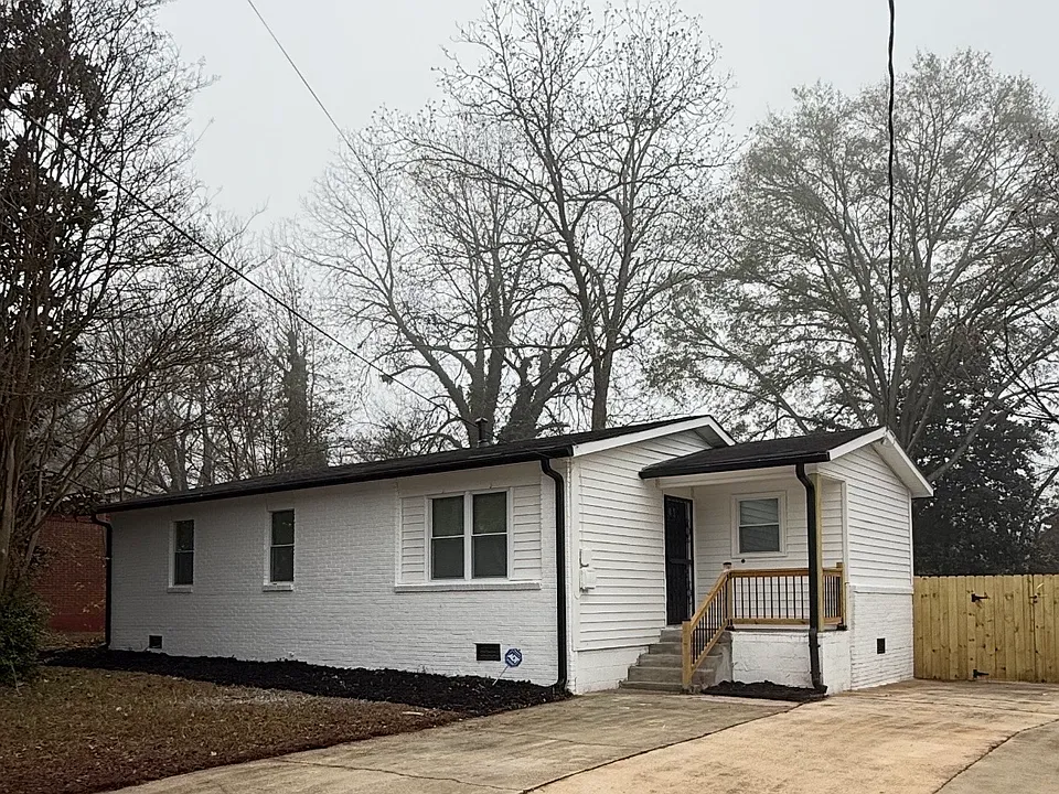1743 Thomasville Dr SE