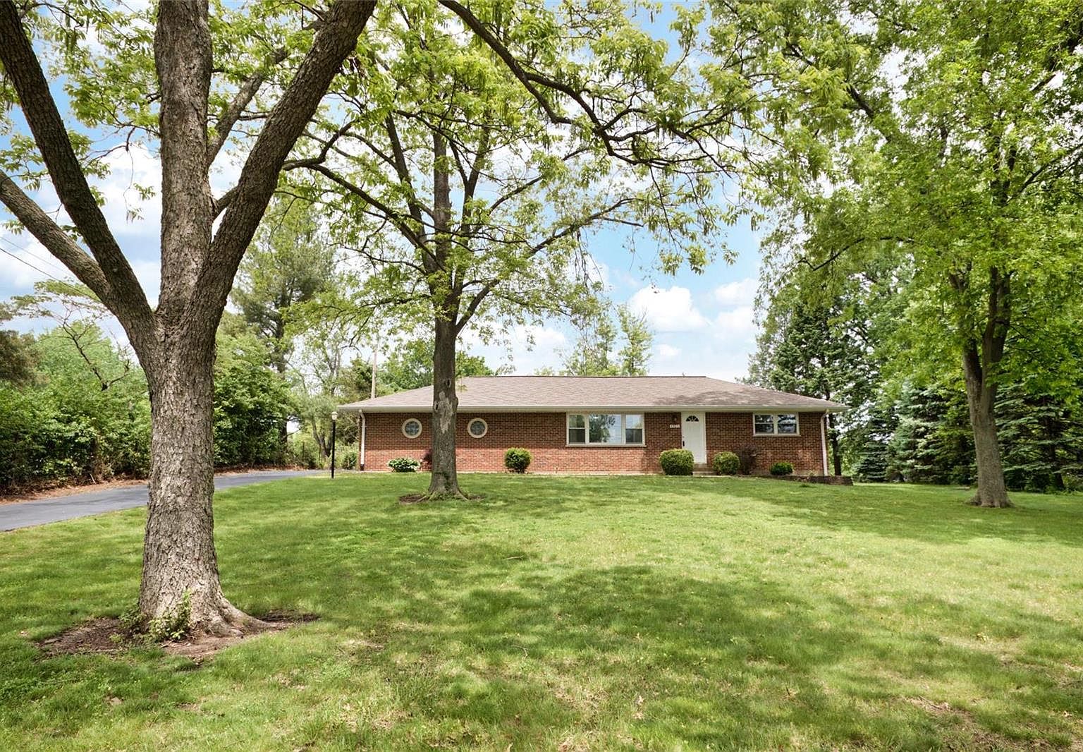 4925 Ringer Rd, Saint Louis, MO 63129 | Zillow
