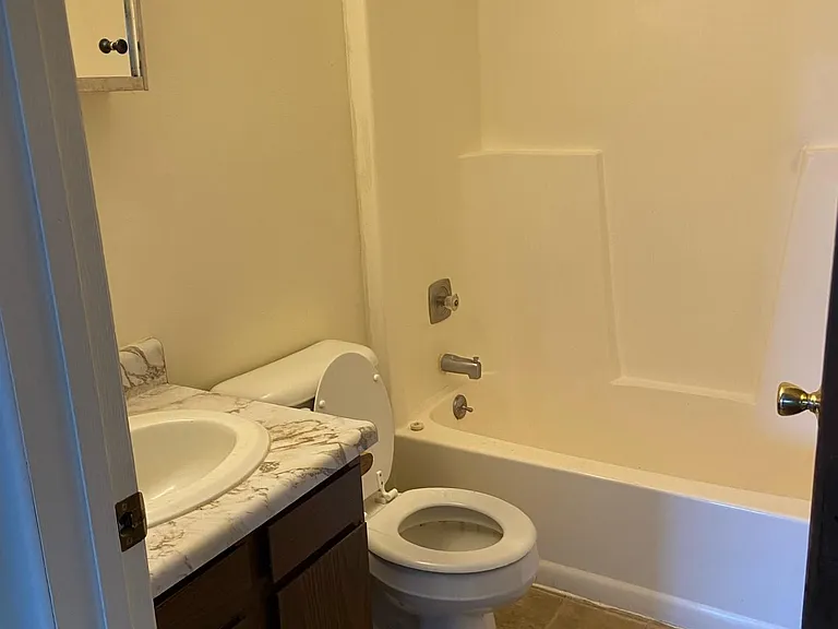 2502 Fryklund Dr #10 — Photo 4