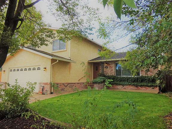 3rd image of 407 Woodhaven Dr