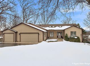 3428 Kings Lair Dr, Spring Grove, IL 60081