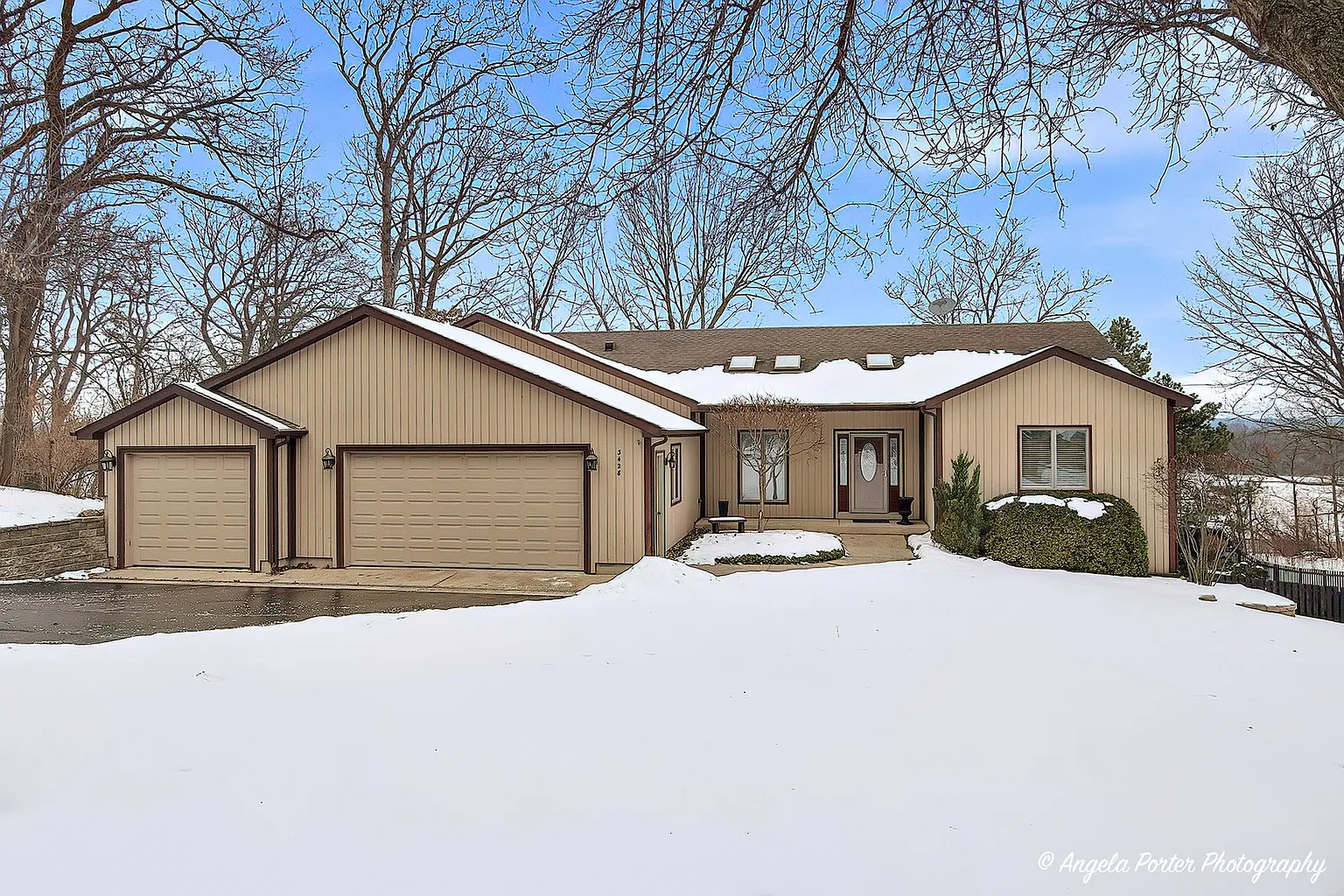 3428 Kings Lair Dr photo 1