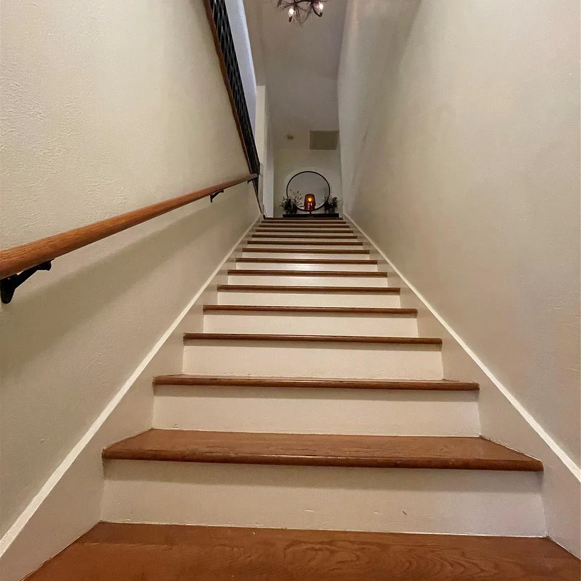 2 bed, 1.0 bath, 2490 sqft, $2,730 — Photo 4