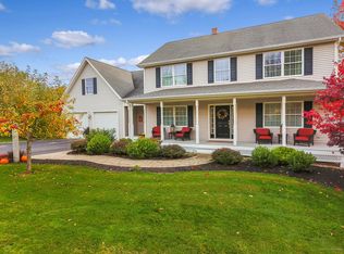 71 Apple Farm Xing, Winthrop, ME 04364