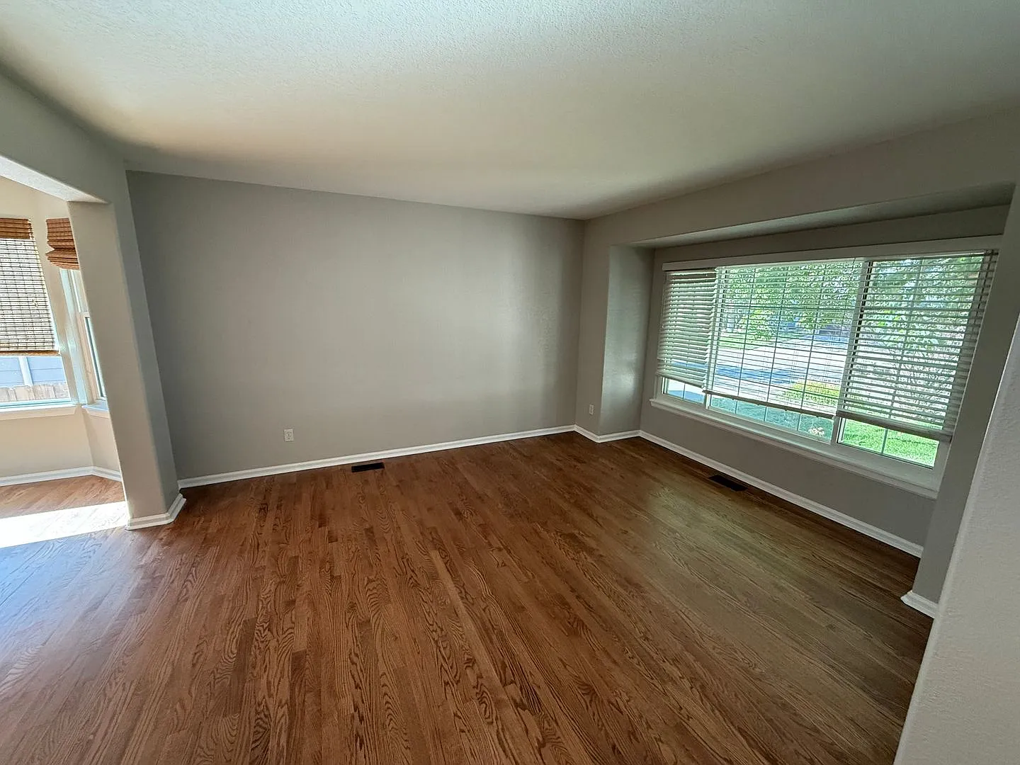 Spectacular 5 Bedroom Home in Rock Creek — Photo 2