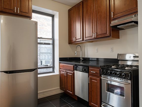 4th image of 510 Amsterdam Ave #3BB