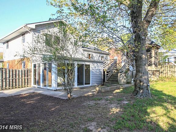 3rd image of 104 Forbes St