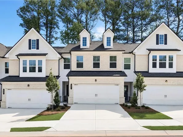 2046 Presley Point, Lawrenceville, GA 30044
