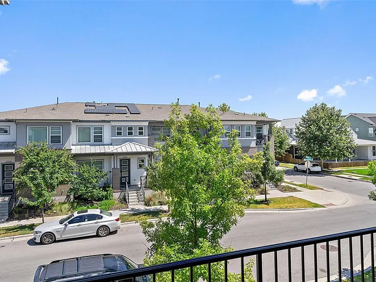 2211 Robert Browning St — Photo 22