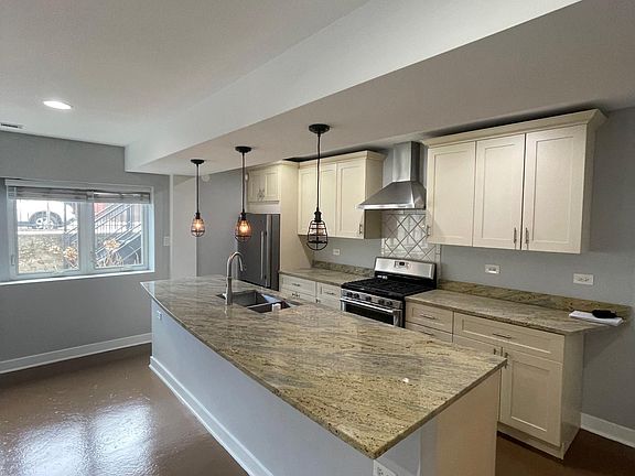 3rd image of 1626 S Newberry Ave APT 1