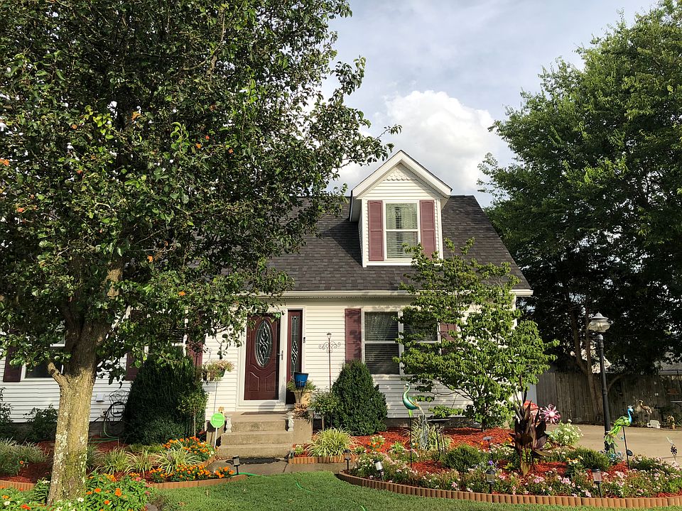 2nd image of 1002 Somerset Trce