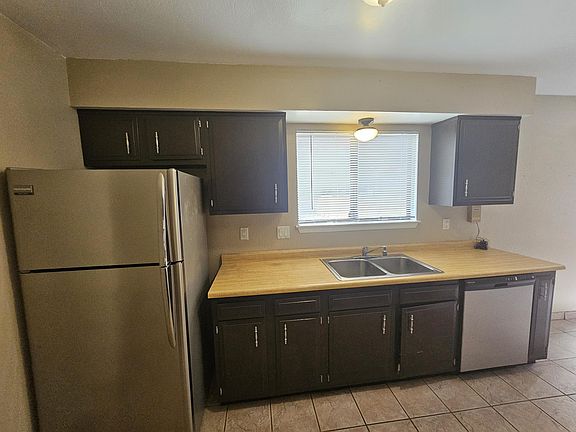 3rd image of 516 Sanchez Rd NW
