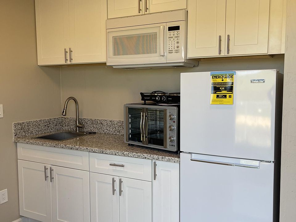 1st image of 6137 Park Ave #B